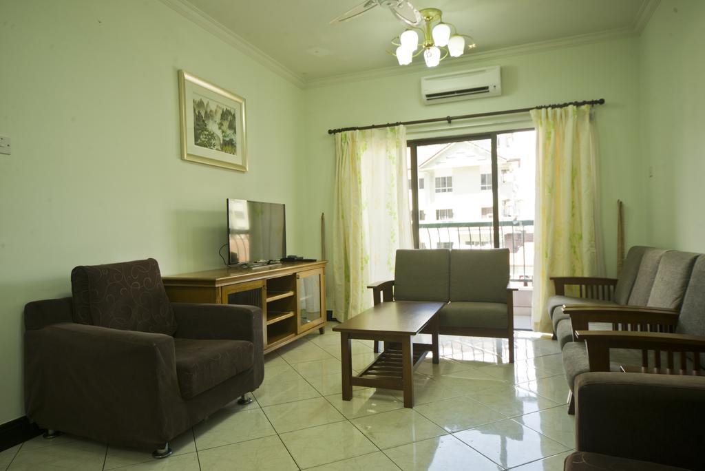 Nana Marina Court
